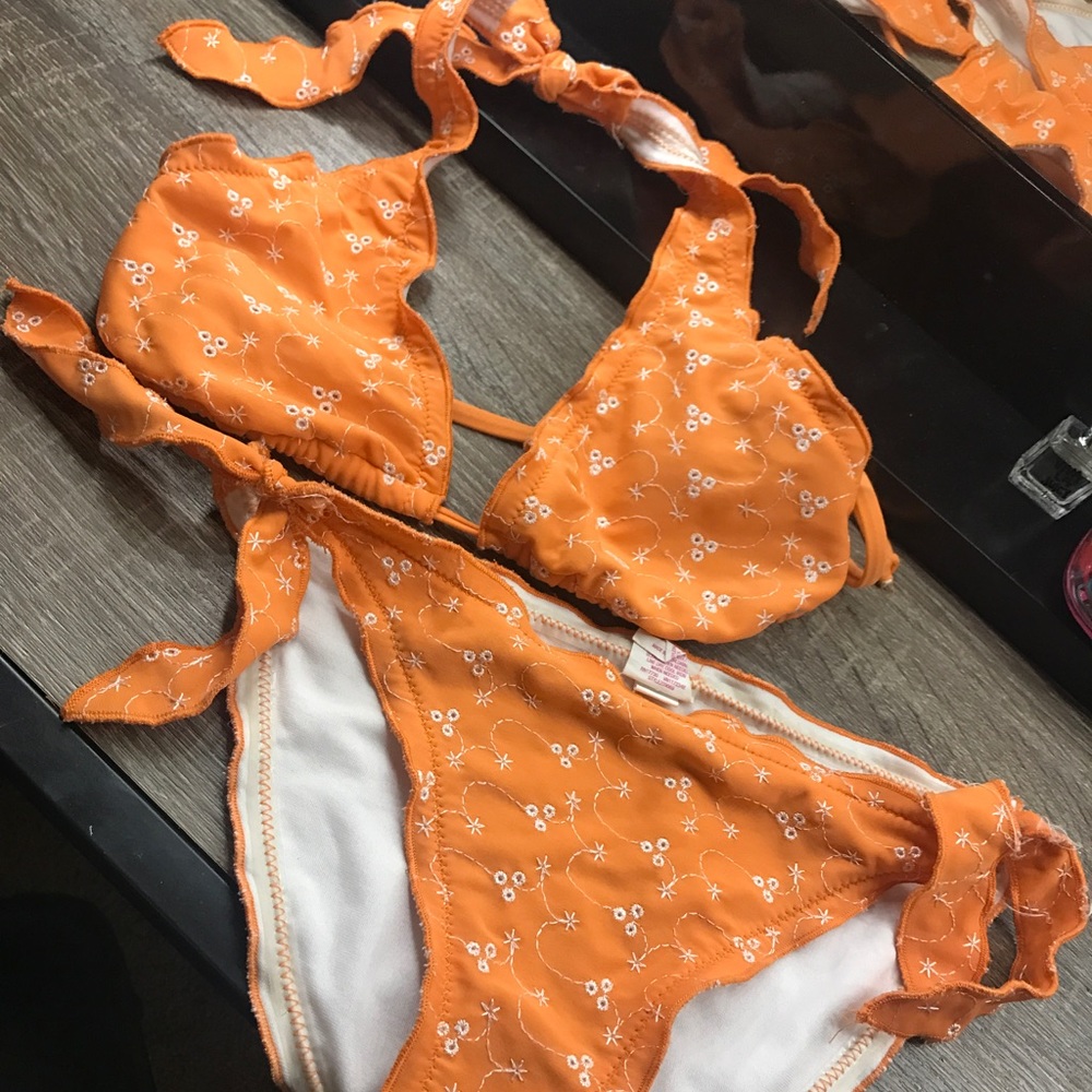 Ruffle bikini